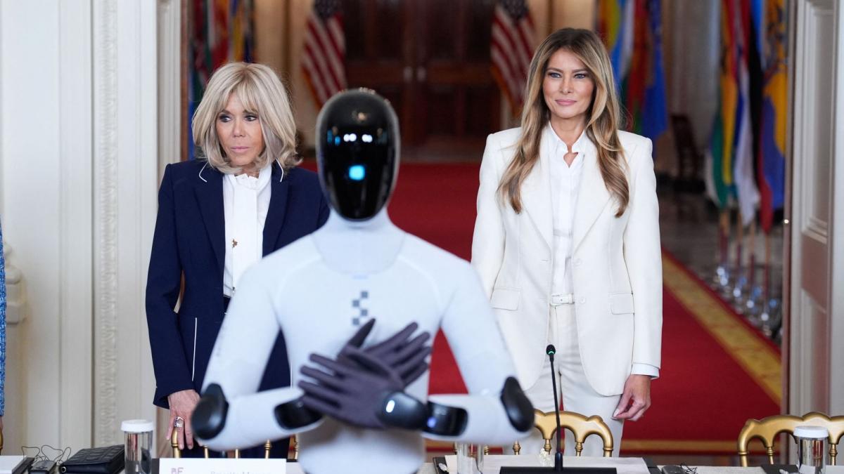 robotul melaniei trump se numeste figure 3 si nu este facut de elon musk fratii lui figure 3 lucreaza deja in uzinele bmw
