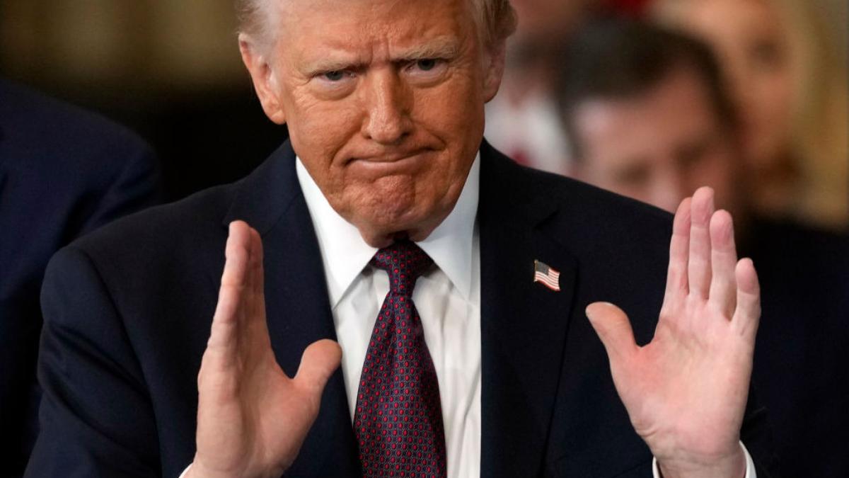 trump a dezvaluit continutul cadoului facut de iran sua acum doua zile au lasat 10 petroliere sa treaca prin stramtoarea ormuz