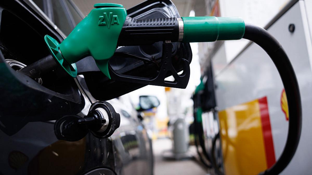 polonia se pregateste sa plafoneze pretul la carburanti plafonarea adoptata in unanimitate in parlament