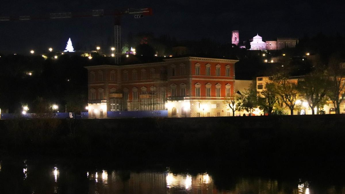 Palazzo Serristori de la Florenta, Italia, vedere noaptea