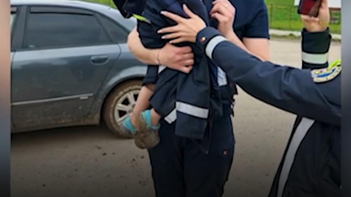 au fost gasite fetitele de 4 si 5 ani disparute de acasa primele imagini cu micutele