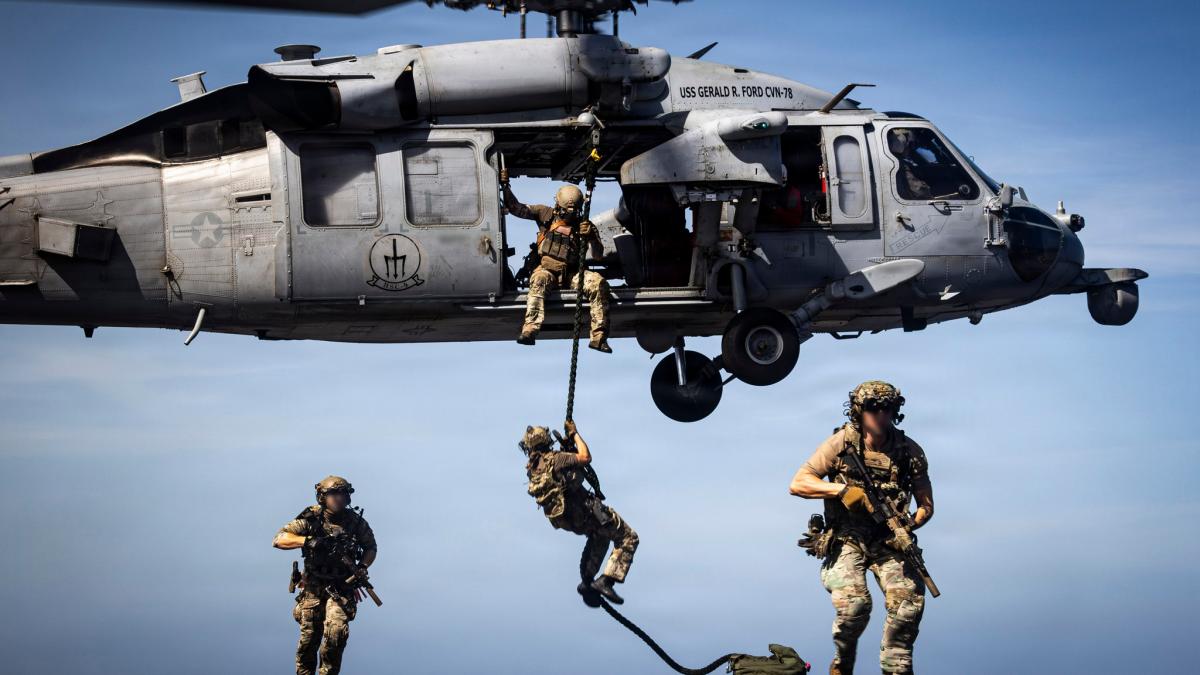 trupele navy seal si rangerii sua au ajuns in orientul mijlociu si se pregatesc de invazia terestra in iran