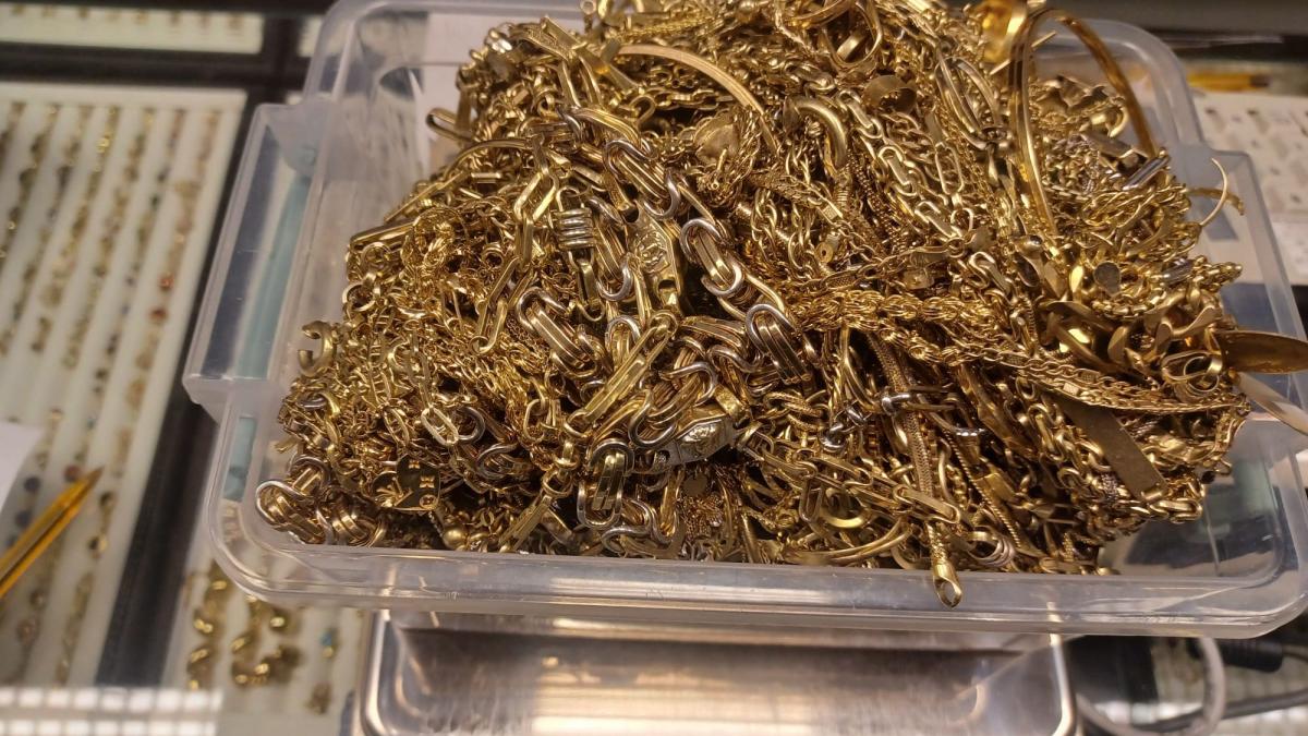 bijuterii din aur confiscate de anaf
