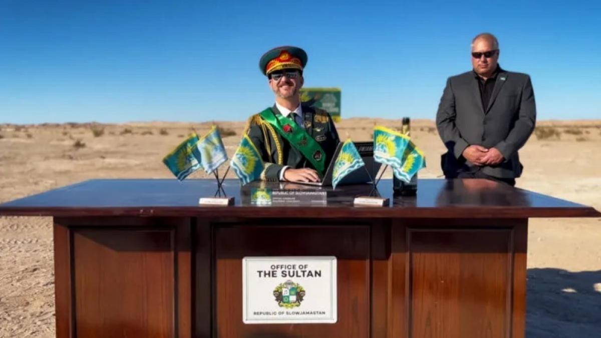 „liderii” micronatiunii autoproclamate republica slowjamasta 