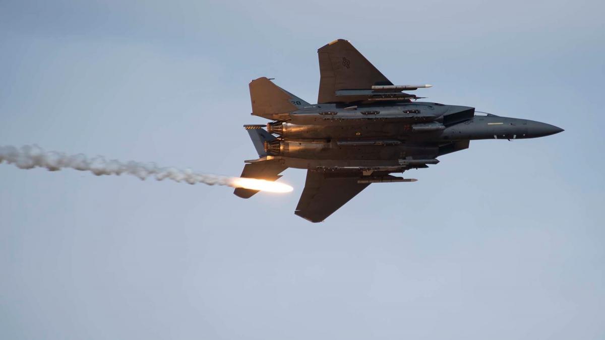 italia si polonia au refuzat sa il ajute pe trump cu baze militare si patriot insula strategica de langa stramtoarea ormuz lovita