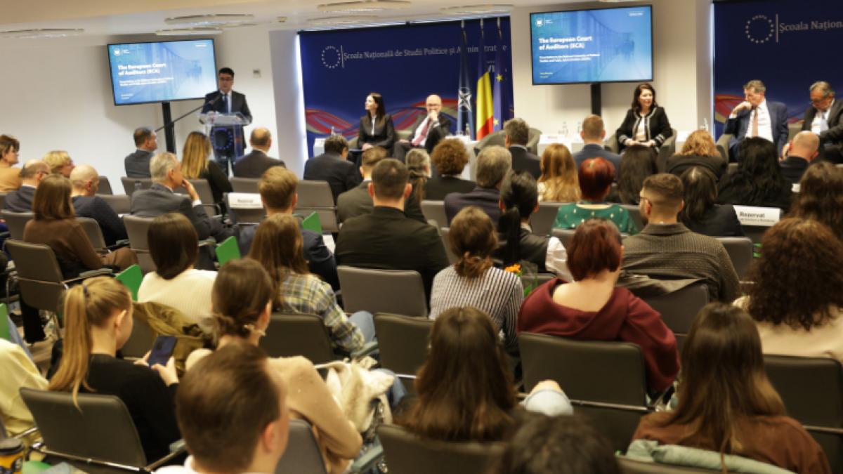 Presedintele-Curtii-de-Conturi-Europene-Tony-Murphy-in-dialog-cu-studentii-SNSPA-ws-895x430