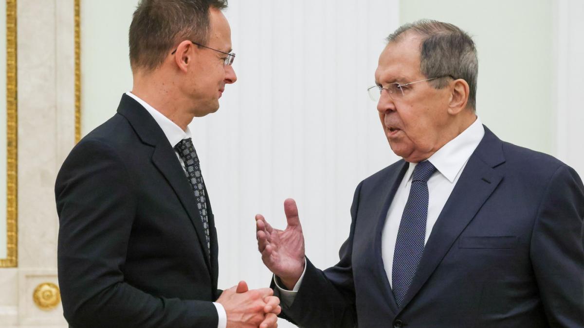 sunt intotdeauna la dispozitia dumneavoastra inregistrare bomba cu szijjarto si serghei lavrov