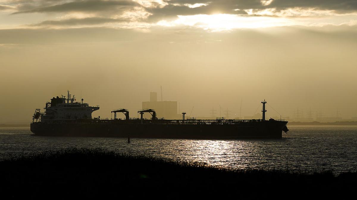 cnn sauditii au gasit o portita pentru a putea relua transportul mondial de petrol rebelii houthi sunt pe cale sa le o inchida