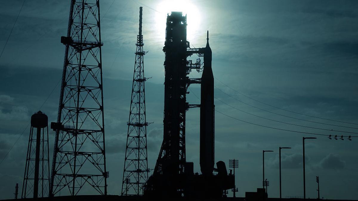 doze de radiatii aproape letale pentru astronauti de ce lanseaza nasa misiunea artemis ii exact cand soarele este cel mai activ