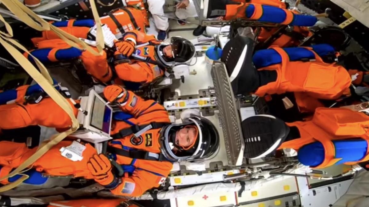 pana la luna si inapoi nasa lanseaza in aceasta noapte primul zbor cu echipaj uman spre luna orarul lansarii