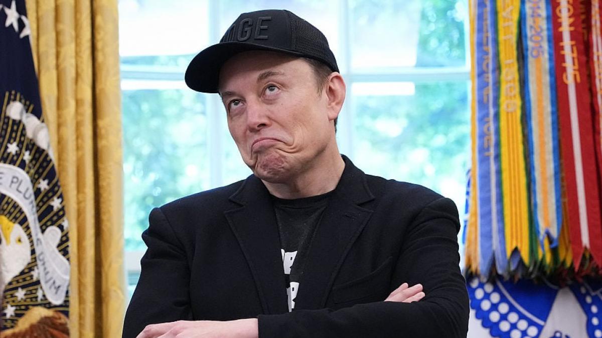 elon musk e pe cale sa devina primul trilionar din istorie compania sa spacex urmeaza sa fie listata la bursa