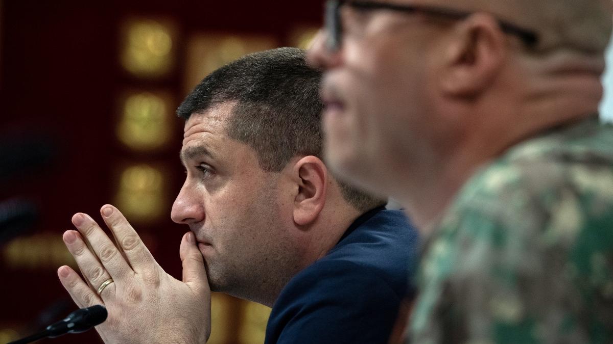 miruta spune ca situatia de la csa steaua e strigatoare la cer se pontau 609 ore si munceau 20 de ore smecheria nu mai merge