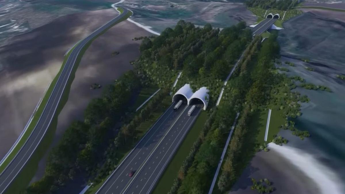 cea mai scumpa autostrada din romania se construieste langa iasi si va avea tuneluri cu trei benzi pe sens cine a castigat contractul