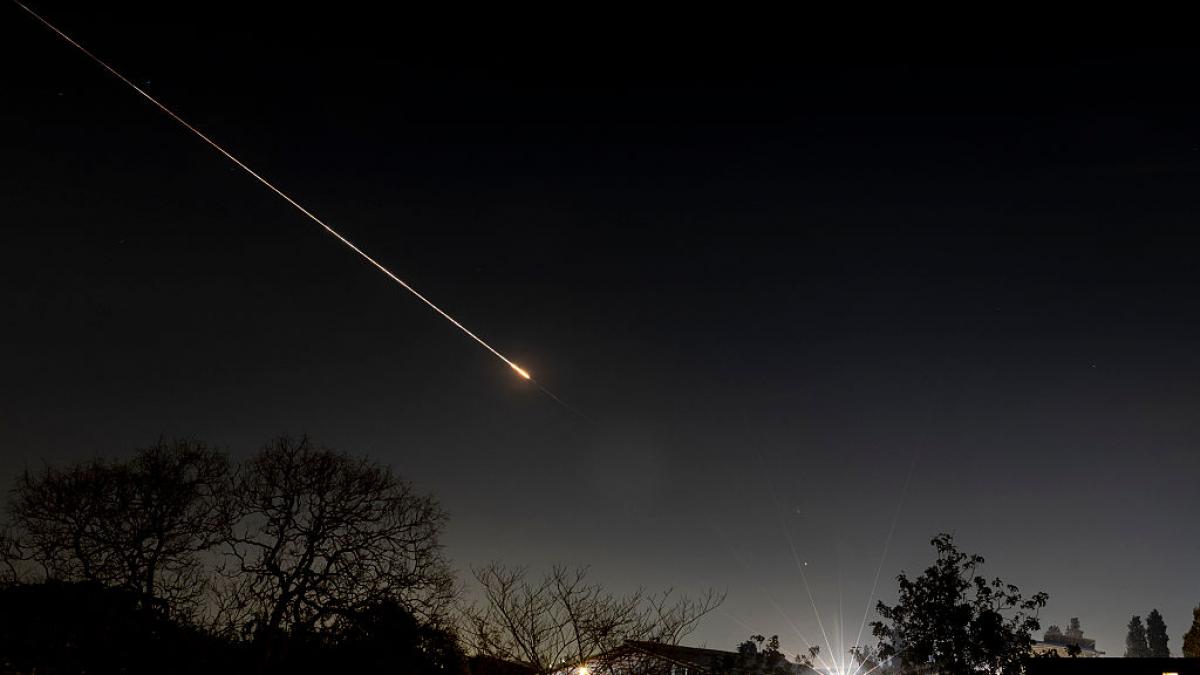 cnn iranul inca mai are 50 rachete intacte si mii de drone trebuie sa fii ticnit sa crezi ca asta se va termina in 2 saptamani