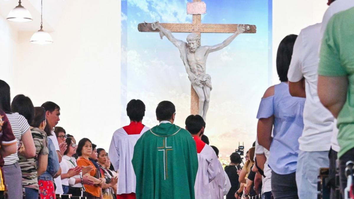 slujbele de pastele catolic sunt anulate la dubai din cauza razboiului enoriasii sunt rugati sa evite biserica pentru siguranta lor