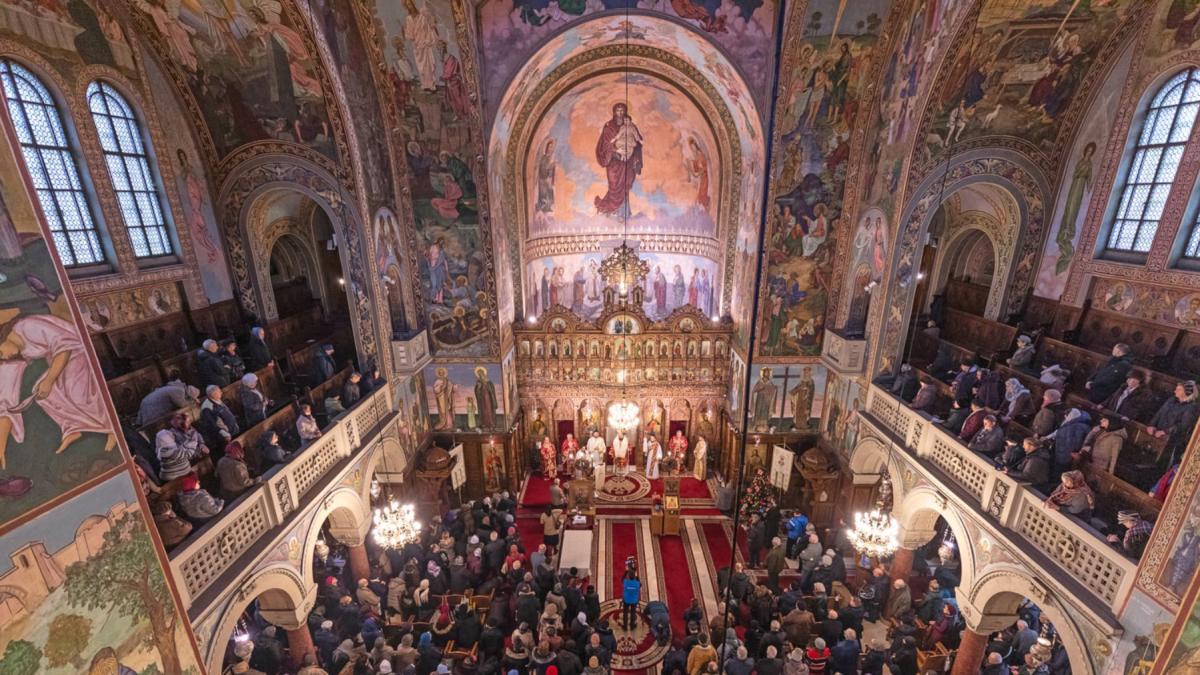 slujba credinciosi ortodocsi biserica sfantul elefterie nou bucuresti