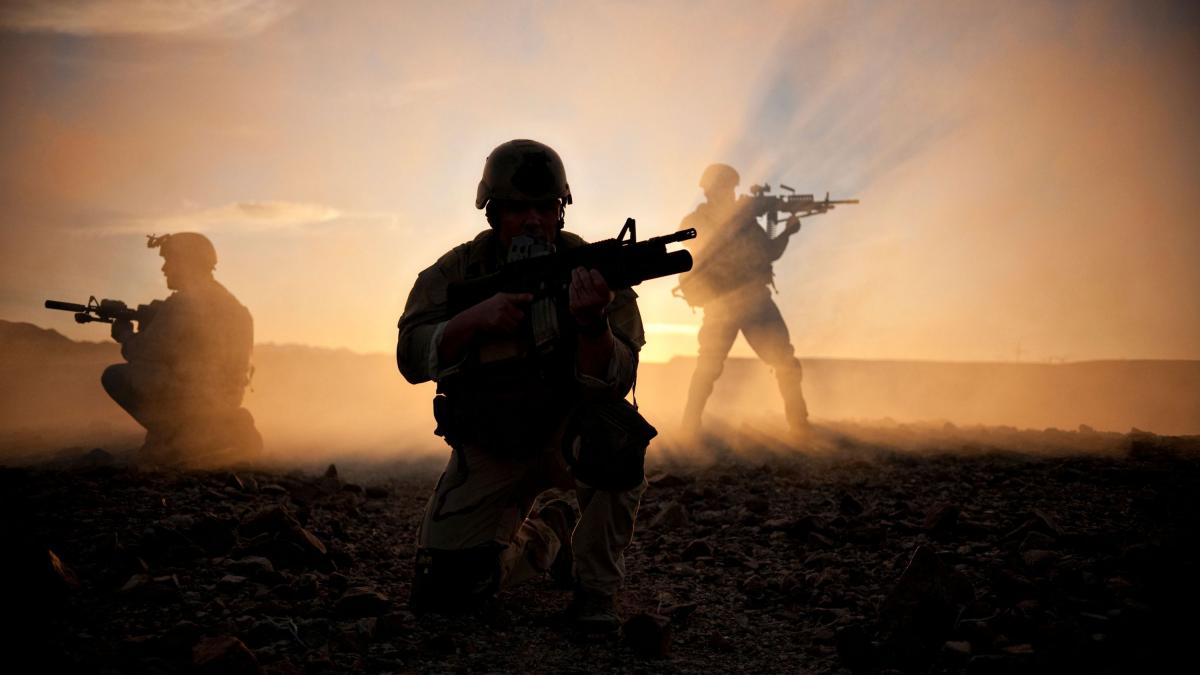 48 de ore in spatele liniilor inamice cum a fost extras pilotul american vanat de iranieni intr o operatiune navy seal de amploare