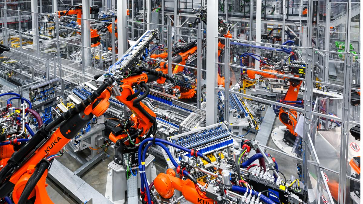 cea mai veche fabrica bmw devine prima ifactory din lume unde ai roboti si gemeni digitali construiesc exclusiv masini electrice