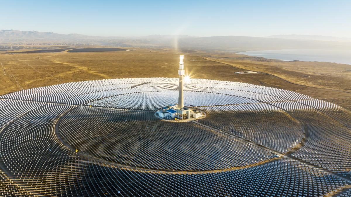 china a inceput constructia celei mai inalte centrale solare din lume proiect gigant in tibet in plina criza energetica globala
