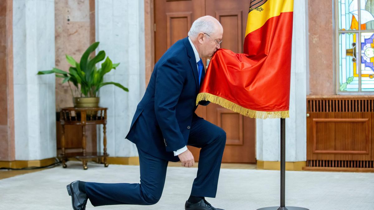 premierul republicii moldova vorbeste din nou de reunificarea cu romania cetatenii isi dau seama ca suntem foarte aproape de unire