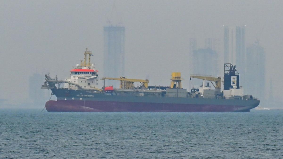 primele nave au trecut prin stramtoarea ormuz dupa armistitiul sua iran ce inseamna asta pentru transportul de petrol