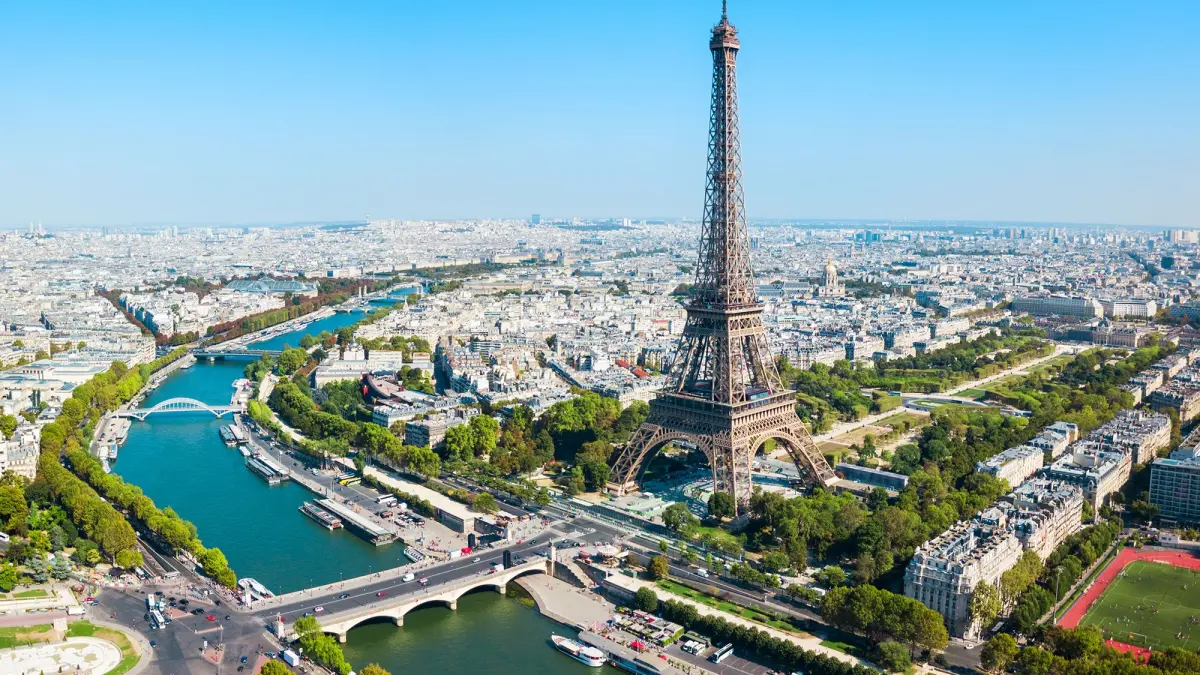 se vinde o bucata din turnul eiffel cumparatorul o poate lua acasa si trebuie sa aiba spatiu suficient pentru ea