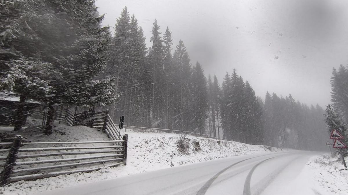 dimineata cu temperaturi de iarna si ninsori inainte de paste 6 c la paltinis 5 la sinaia unde au fost 12 c in toiul primaverii