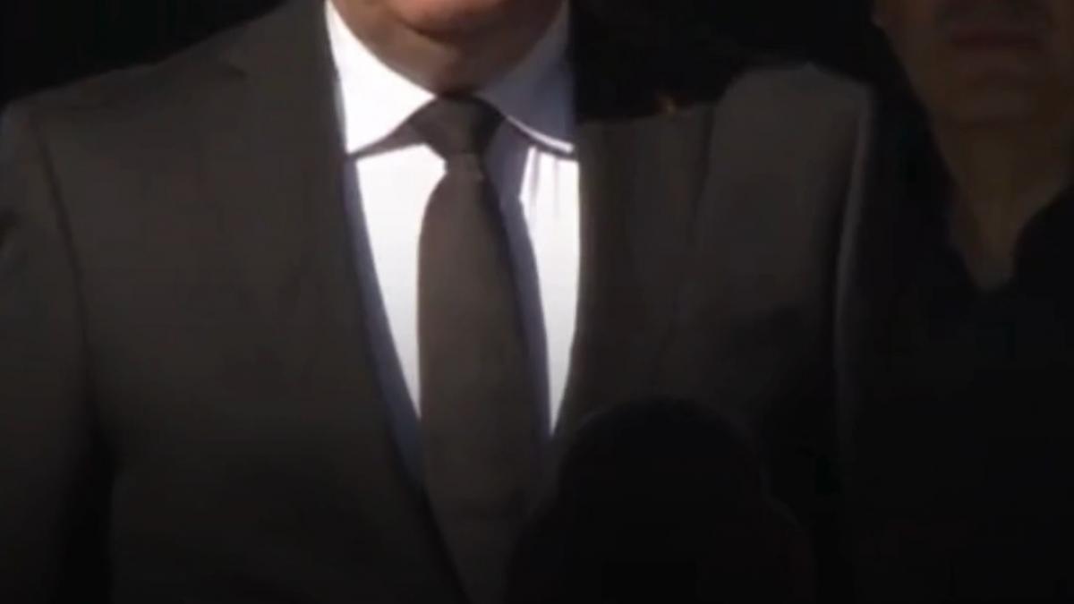 premierul ilie bolojan ii aduce omagii lui mircea lucescu