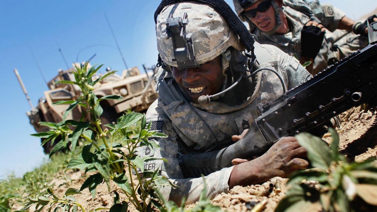 temeri in sua ca se introduce armata obligatorie tinerii intre 18 si 25 de ani vor fi trecuti automat in baza de date pentru recrutare