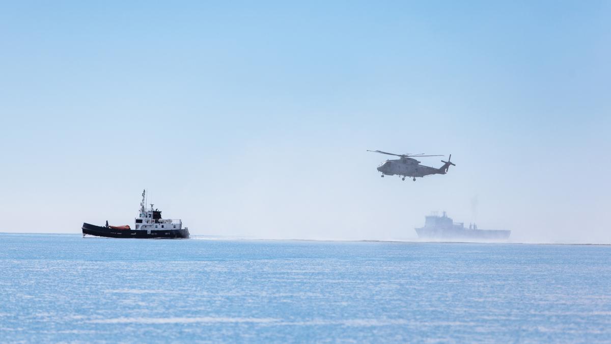 trei submarine rusesti prinse in timp ce spionau infrastructura subacvatica a marii britanii cum au fost fortate sa se retraga