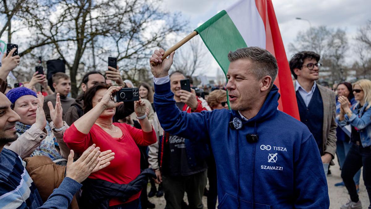 ultimul sondaj inainte de alegerile din ungaria tisza conduce dar lupta cu partidul lui viktor orban ramane stransa