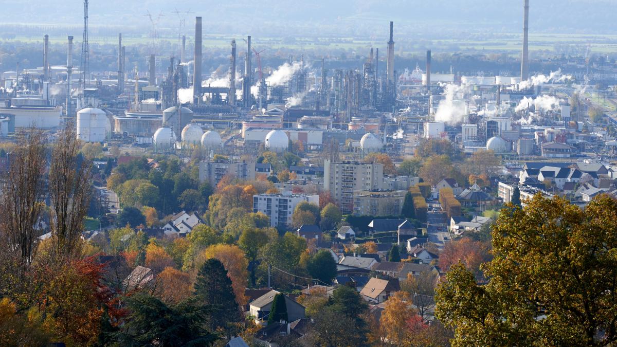 franta investeste 240 de milioane de euro pentru a si reduce dependenta de combustibilii fosili pe ce se duc banii