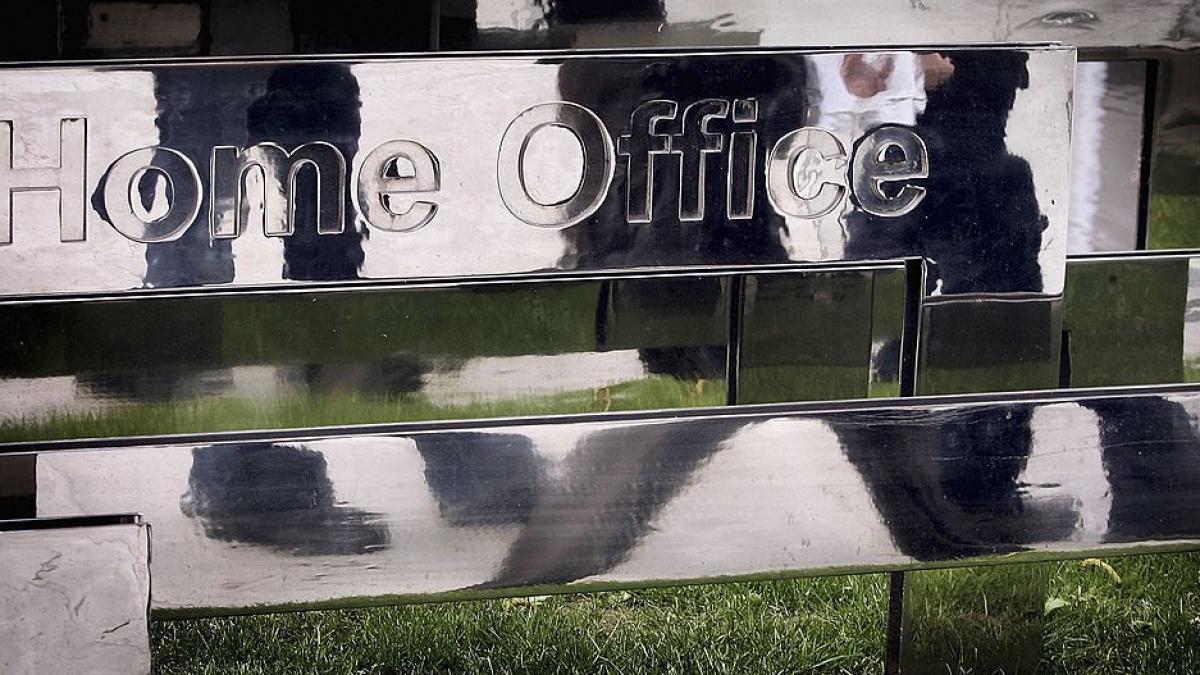 marea britanie incepe sa retraga drepturile de rezidenta post brexit ale cetatenilor ue sunt vizate 1 4 milioane de persoane