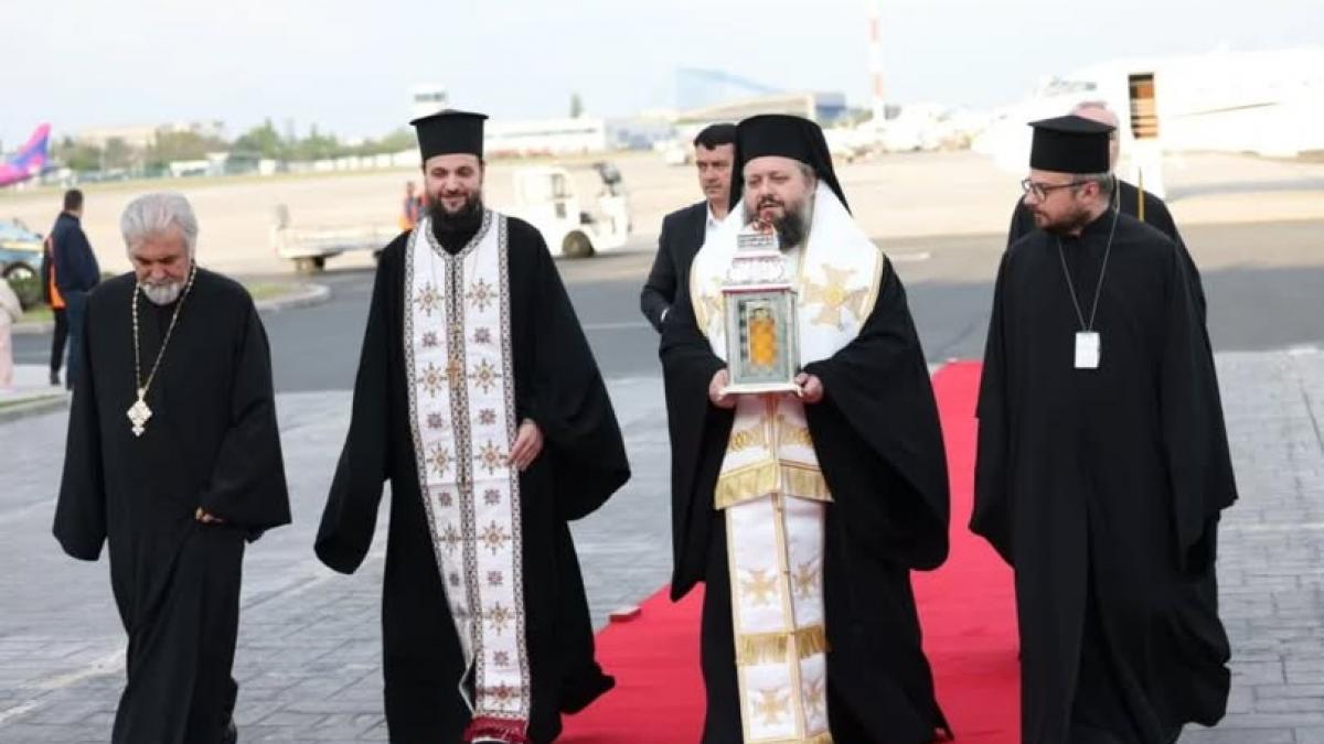 sfanta lumina de la ierusalim a ajuns in romania