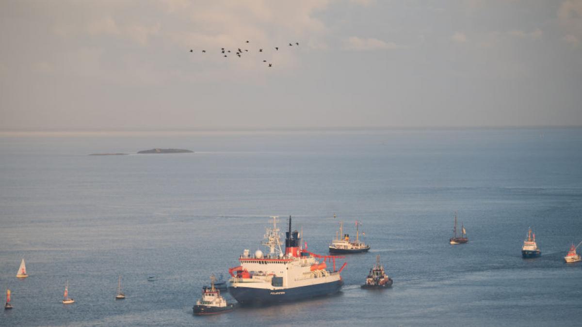 polarstern spargator de gheata