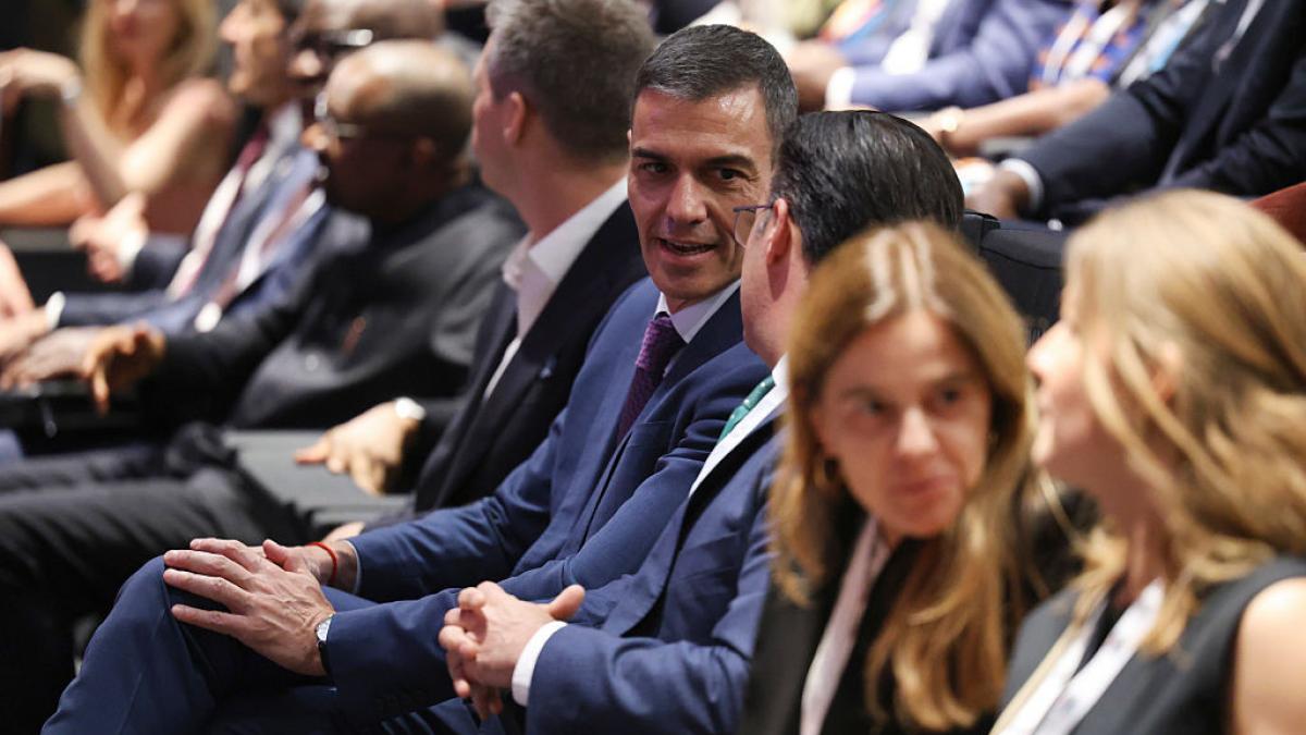 sanchez sfideaza presiunile lui trump si merge din nou la beijing spania vrea sa reduca un deficit comercial de 50 de miliarde de usd