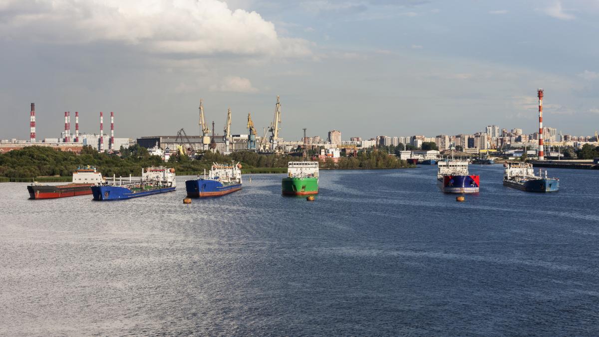 blocada navala asupra iranului va declansa o spirala a devalorizarii monedei si hiperinflatie economist razboiul se incheie rapid