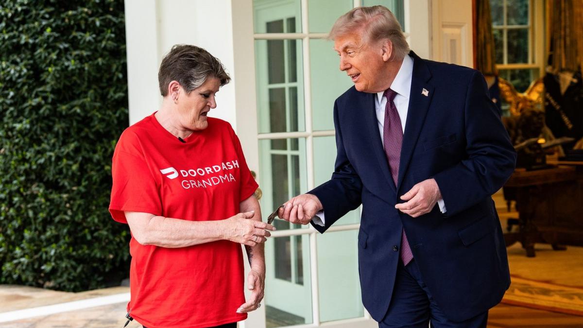 ce bacsis i a dat donald trump livratoarei care i a adus comanda de la mcdonald s la biroul oval