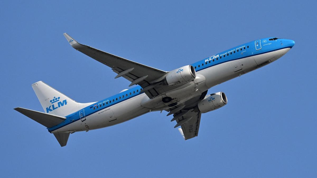 o familie a dat 46 000 de euro pe bilete la clasa business catre peru dar a uitat de vize nu a fost lasata sa urce in avion