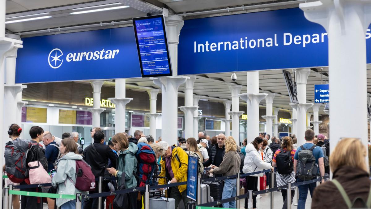 haos pe aeroporturile din europa se sta si trei ore la coada din cauza noului sistem entry exit e o mizerie