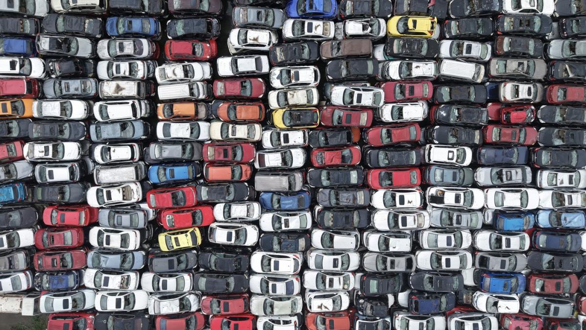 totul este urias in china chiar si cimitirul de masini abandonate imagini aeriene uluitoare