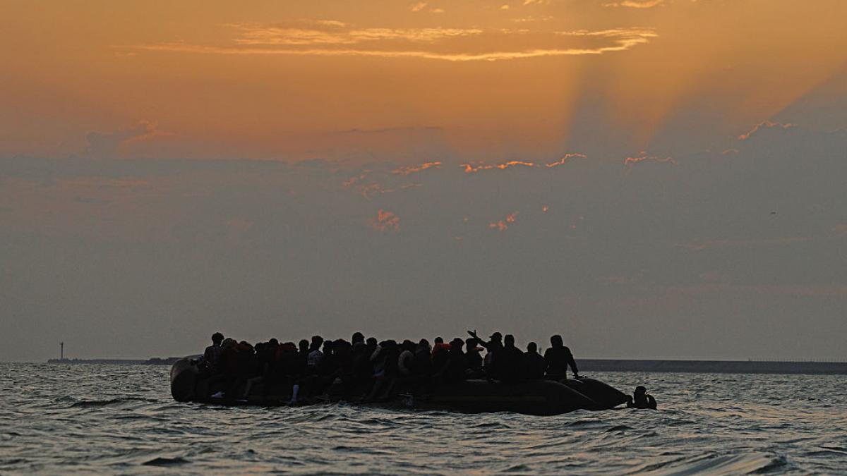 tragedie in oceanul indian o ambarcatiune cu migranti s a scufundat 250 de oamni sunt dati disparuti