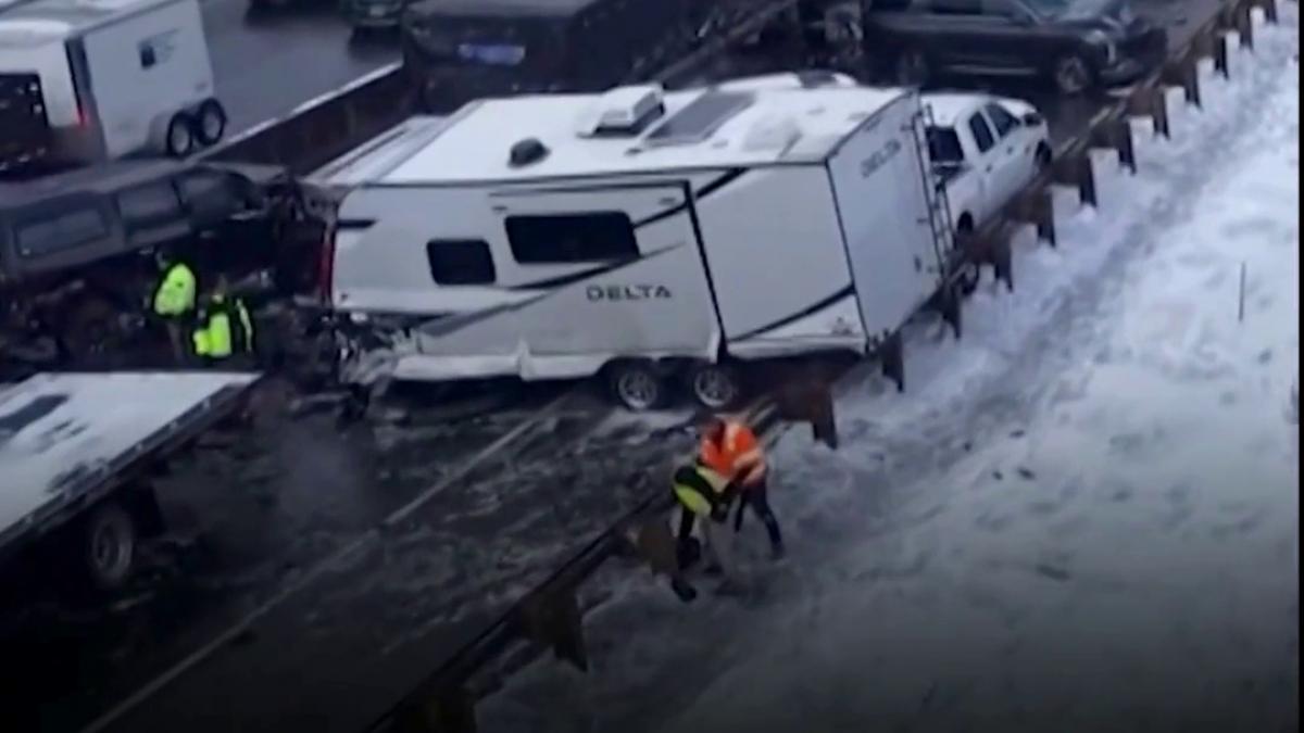 carambol in lant pe o autostrada peste 70 de masini implicate