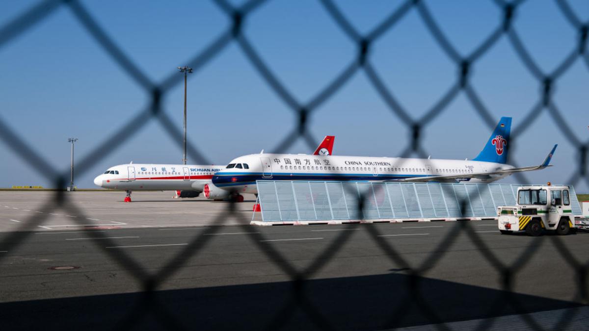 companiile aeriene din china au inceput sa si anuleze zborurile catre destinatii turistice din asia si australia