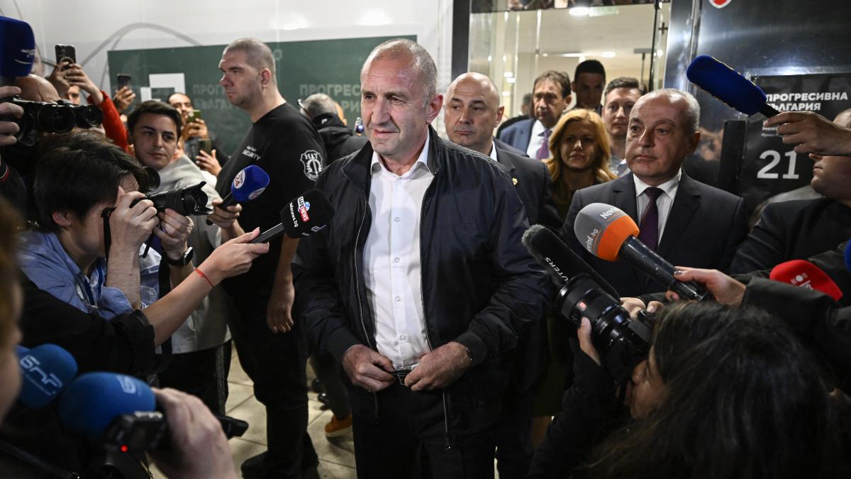 alegeri anticipate in bulgaria fostul presedinte rumen radev cere mobilizare masiva impotriva votului cumparat prezenta aproape 20