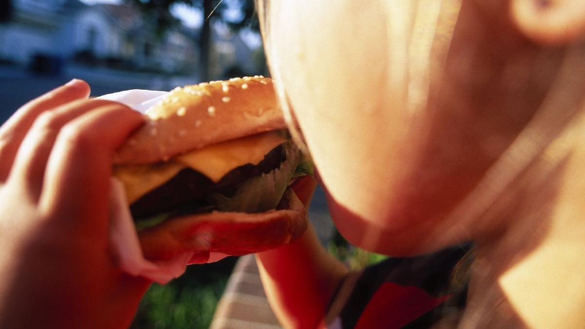 obezitatea in randul copiilor reprezint? o problem? de o gravitate alarmant?