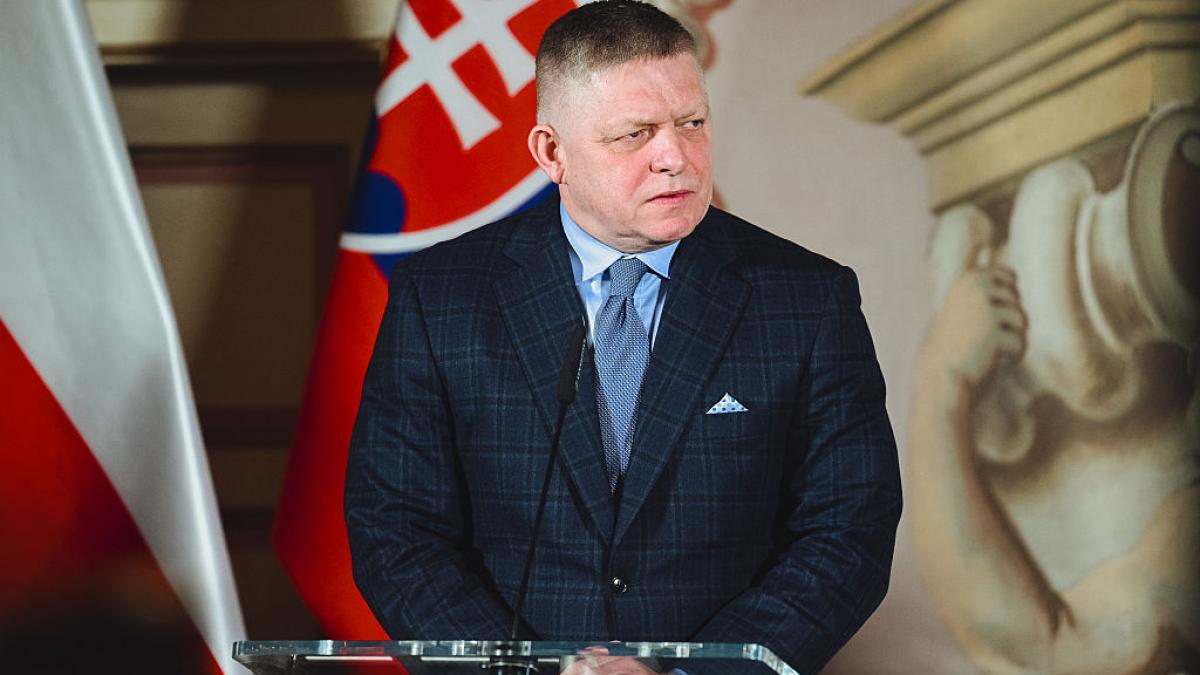 statele baltice nu i vor permite lui robert fico sa le traverseze spatiul aerian pentru a ajunge la moscova de ziua victoriei