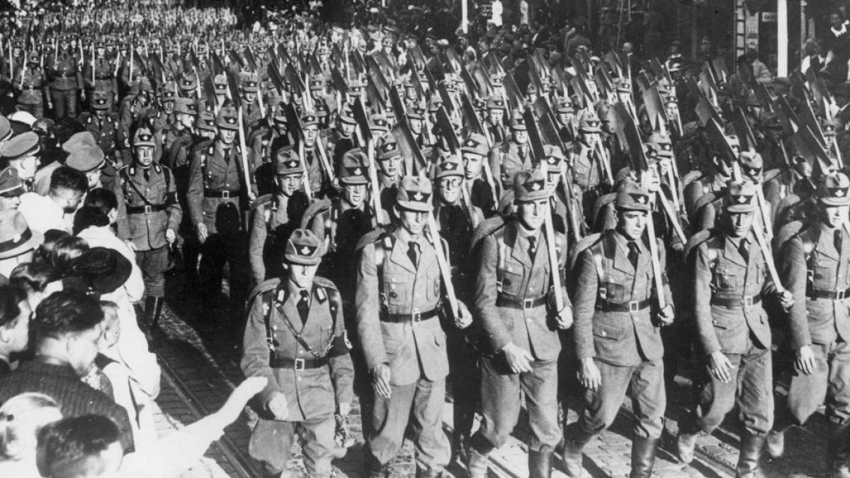 un nou motor de cautare german ii lasa pe oameni sa verifice daca rudele lor au fost naziste milioane de accesari in doar o luna