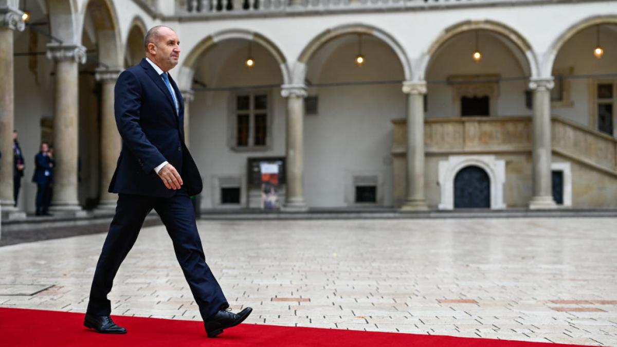 de ce tinerii bulgari tocmai generatia cea mai apropiata de europa l au ales pe radev explicatia unui vot surprinzator