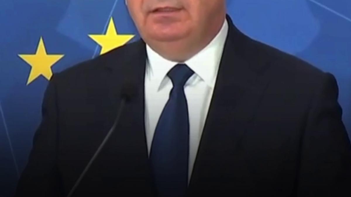 bolojan incepe negocierile pentru un guvern minoritar cu usr udmr si minoritati